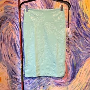 LuLaRoe extra small light green with floral indentation skirt